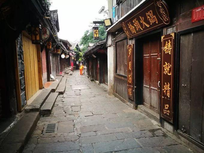 解答您疑问的这是狂赌之渊的第几季的第几集?吉鹿力社区